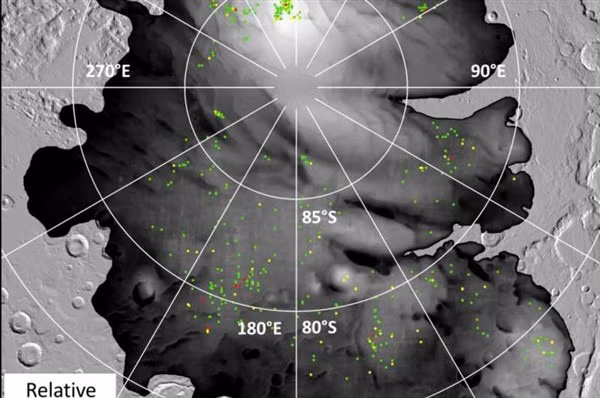 Các chấm sáng đại diện cho vị trí nơi phản xạ radar được phát hiện.