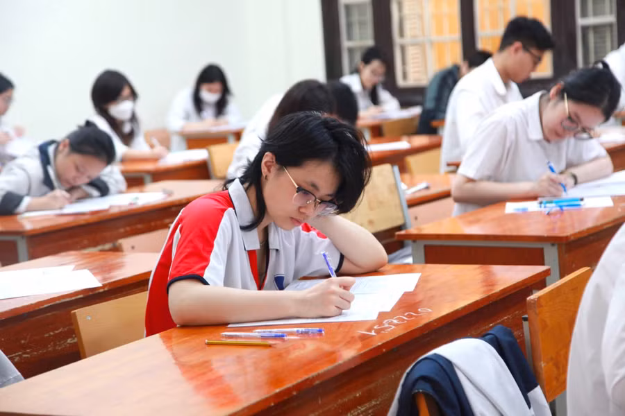 Học sinh lớp 12 trên địa bàn thành phố đã hoàn thành kỳ khảo sát chất lượng năm học 2023-2024. Ảnh minh họa: INT