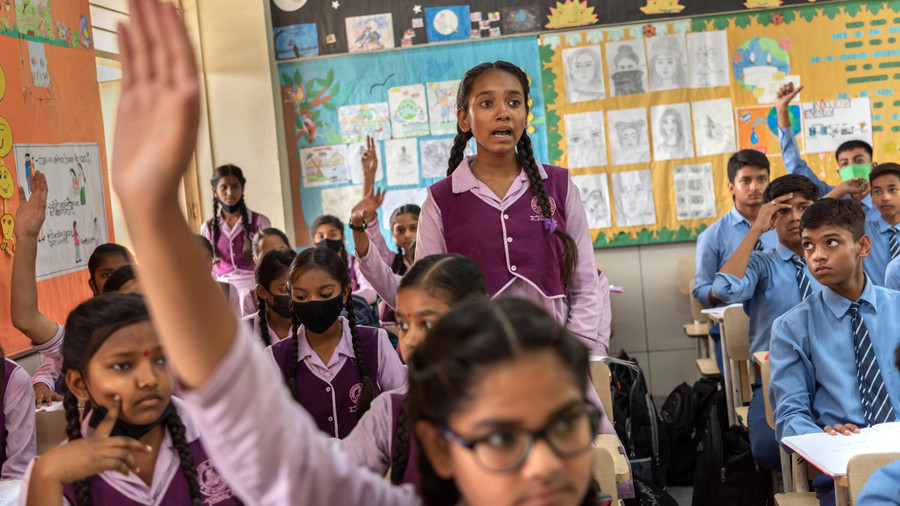 Một tiết học tại Trường Sarvodaya Vidyalaya, New Delhi, Ấn Độ. Một tiết học tại Trường Sarvodaya Vidyalaya, New Delhi, Ấn Độ.