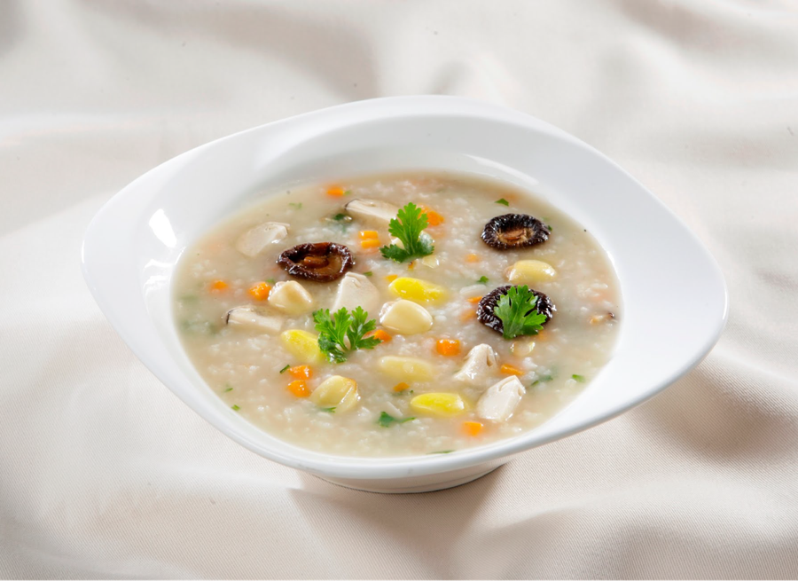 Trẻ bị tiêu chảy không nên kiêng ăn. Trẻ bị tiêu chảy không nên kiêng ăn.