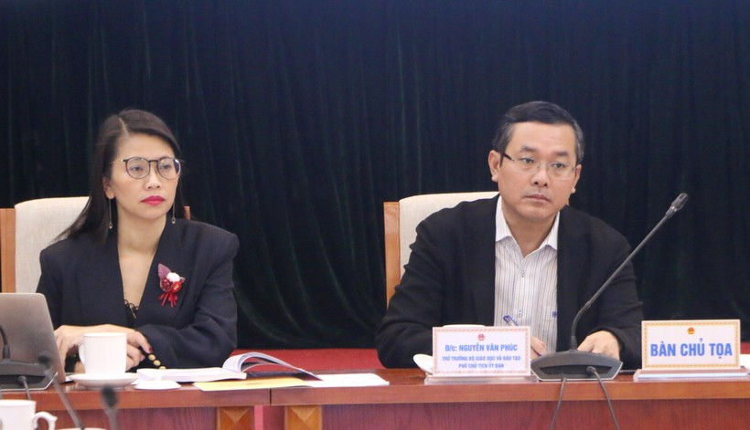 Thứ trưởng Nguyễn Văn Phúc chủ trì hội thảo. Thứ trưởng Nguyễn Văn Phúc chủ trì hội thảo.