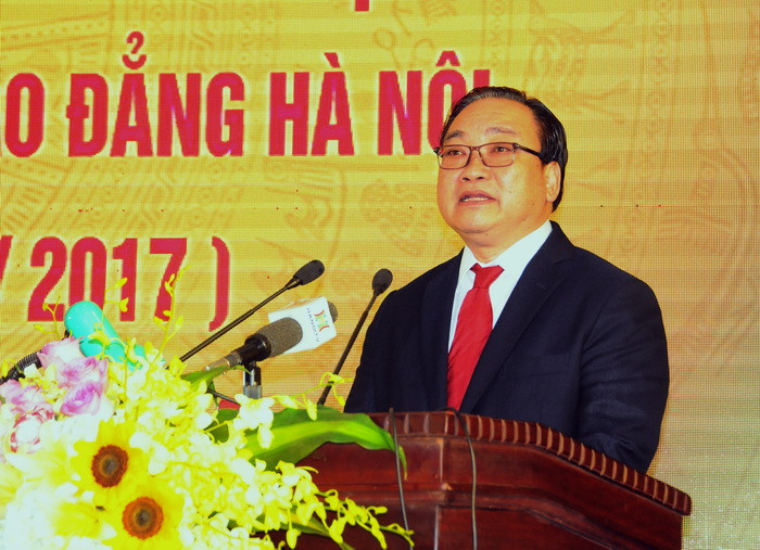 Đồng chí Hoàng Trung Hải phát biểu tại buổi lễ Đồng chí Hoàng Trung Hải phát biểu tại buổi lễ