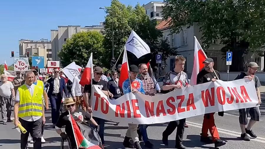 Hàng trăm người Ba Lan biểu tình phản đối viện trợ Ukraine, ngày 1/5/2024