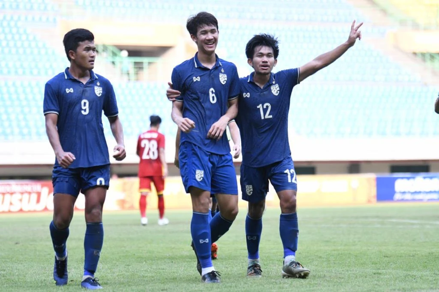 U19 Thái Lan mừng bàn mở tỷ số ở cuối hiệp một vào lưới U19 Việt Nam. U19 Thái Lan mừng bàn mở tỷ số ở cuối hiệp một vào lưới U19 Việt Nam.