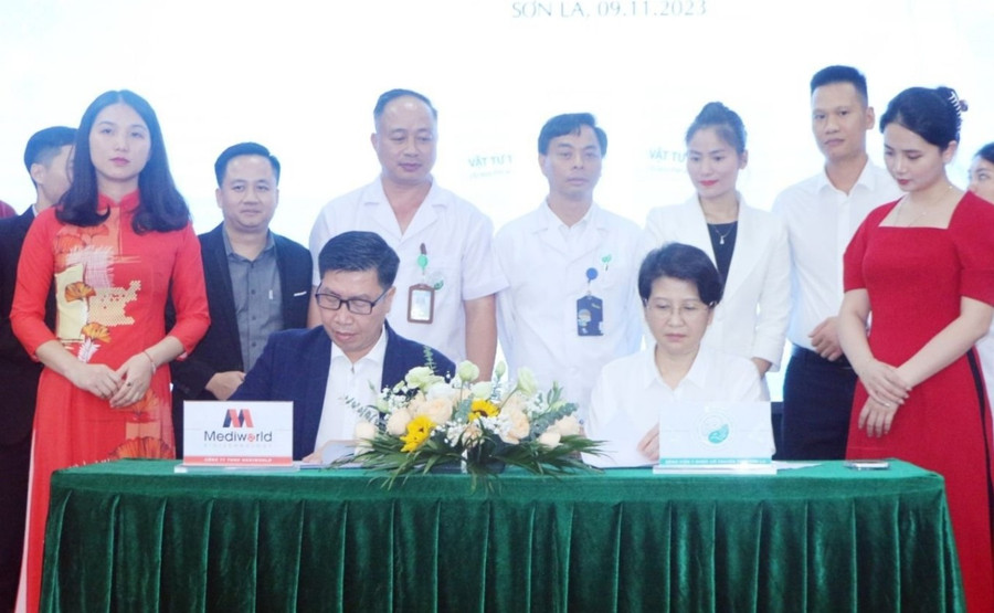 Bệnh viện YDCT tỉnh Sơn La nhận chuyển giao công nghệ huyết tương giàu tiểu cầu, để nâng hiệu quả công tác khám chữa bệnh. Bệnh viện YDCT tỉnh Sơn La nhận chuyển giao công nghệ huyết tương giàu tiểu cầu, để nâng hiệu quả công tác khám chữa bệnh.