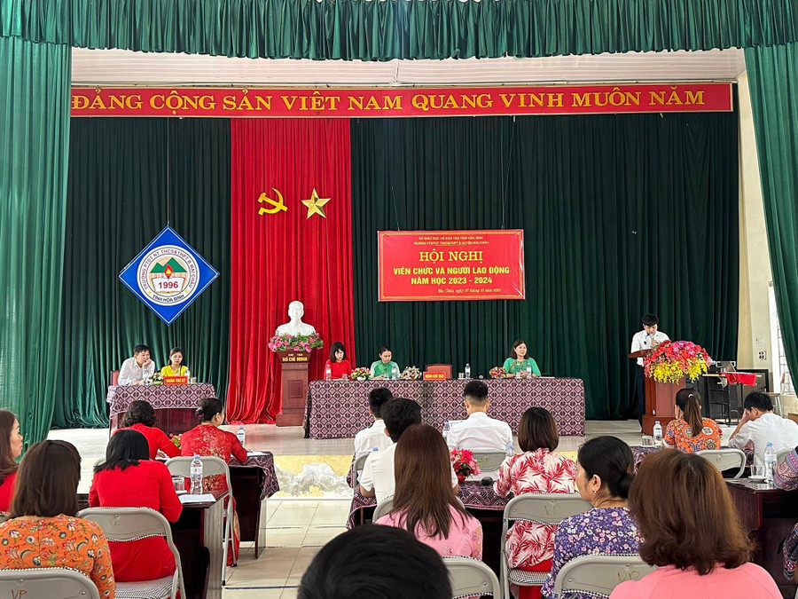 Công tác tập huấn, bồi dưỡng giáo viên thường xuyên được huyện quan tâm.