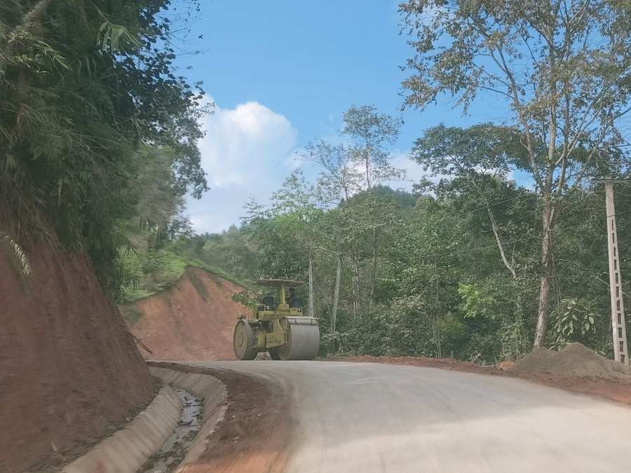 Các công trình xây dựng đường xá luôn được Ban Quản lý dự án thực hiện đúng tiến độ. Các công trình xây dựng đường xá luôn được Ban Quản lý dự án thực hiện đúng tiến độ.