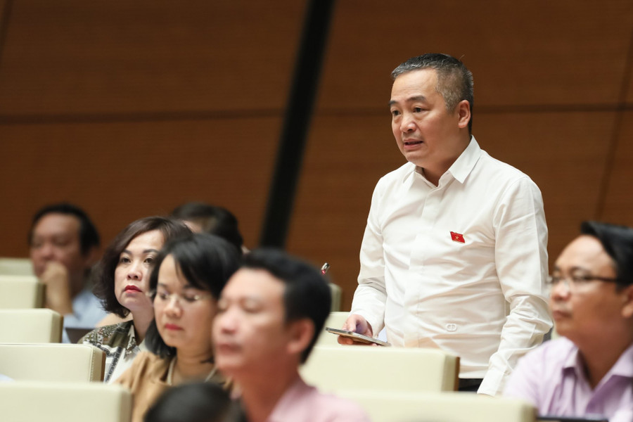 Đại biểu Nguyễn Lân Hiếu - Đoàn ĐBQH tỉnh Bình Định.