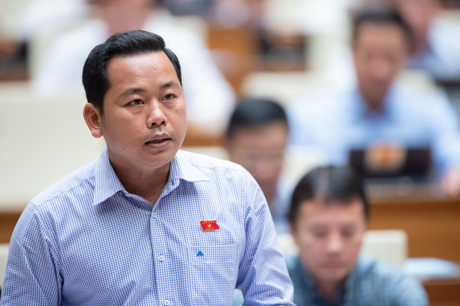 Đại biểu Dương Tấn Quân - Đoàn ĐBQH tỉnh Bà Rịa - Vũng Tàu. Đại biểu Dương Tấn Quân - Đoàn ĐBQH tỉnh Bà Rịa - Vũng Tàu.