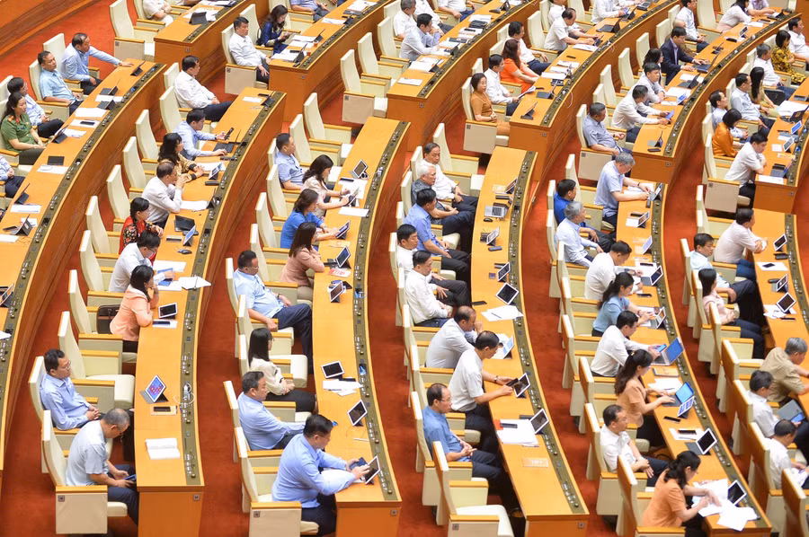 Theo ĐBQH Nguyễn Lân Hiếu, Covid-19 có thể được chuyển từ bệnh truyền nhiễm nhóm A sang nhóm B.