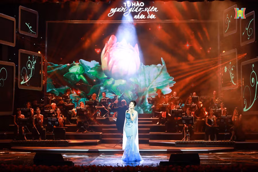 Thấy rõ nét "đặc biệt" của chương trình nghệ thuật này, các ca sĩ, nghệ sĩ tham gia biểu diễn đều cảm thấy vinh dự và tìm tòi những cách thể hiện hay nhất, gần gũi nhất để chạm đến trái tim khán giả.