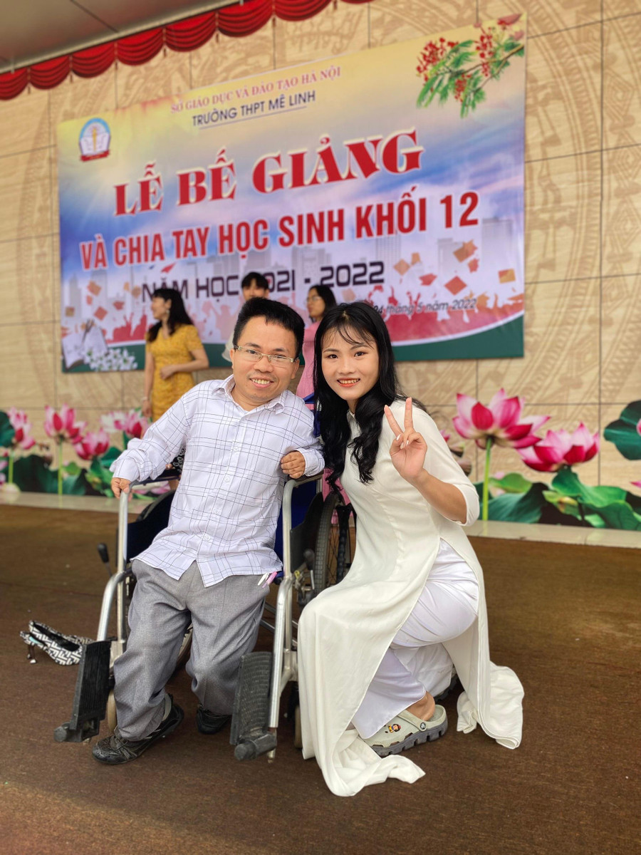 Đối với thầy Đức mỗi ngày được sống, được đến lớp dạy dỗ học trò của mình đã là một ngày vui. Đối với thầy Đức mỗi ngày được sống, được đến lớp dạy dỗ học trò của mình đã là một ngày vui.