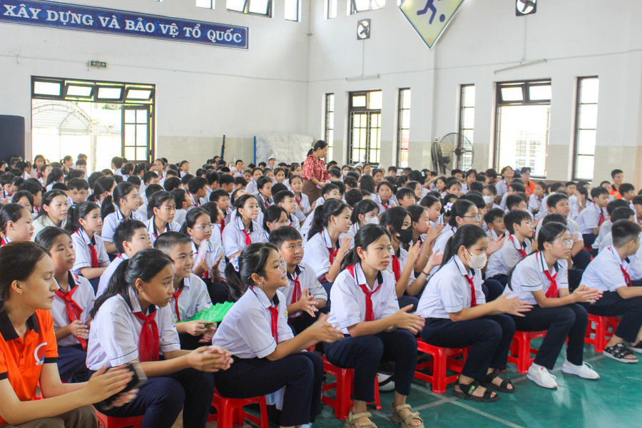 Chương trình có sự tham gia của hàng trăm học sinh Trường THCS Thủy Dương, thị xã Hương Thủy, tỉnh Thừa Thiên Huế.