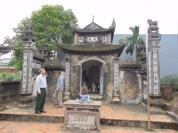 Lăng Tiến sĩ Ngô Khuê tại Chi Nê.