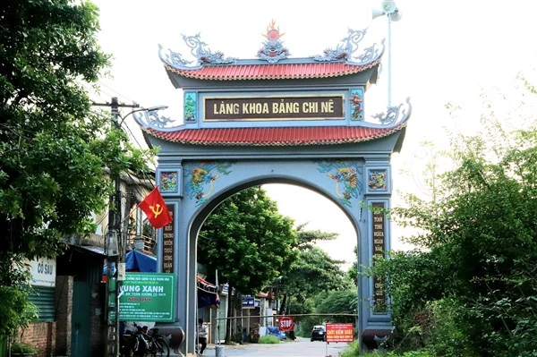 Làng khoa bảng Chi Nê có 11 vị đại khoa có tên trong bia tiến sĩ tại Văn Miếu Quốc Tử Giám.
