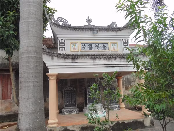 Nhà bia vinh danh những người đỗ đạt (Kim bảng lưu phương).