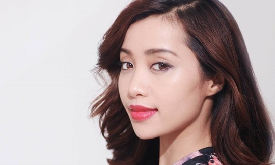 Bậc thầy trang điểm Michelle Phan trên YouTube. Ảnh; Guardian Bậc thầy trang điểm Michelle Phan trên YouTube. Ảnh; Guardian