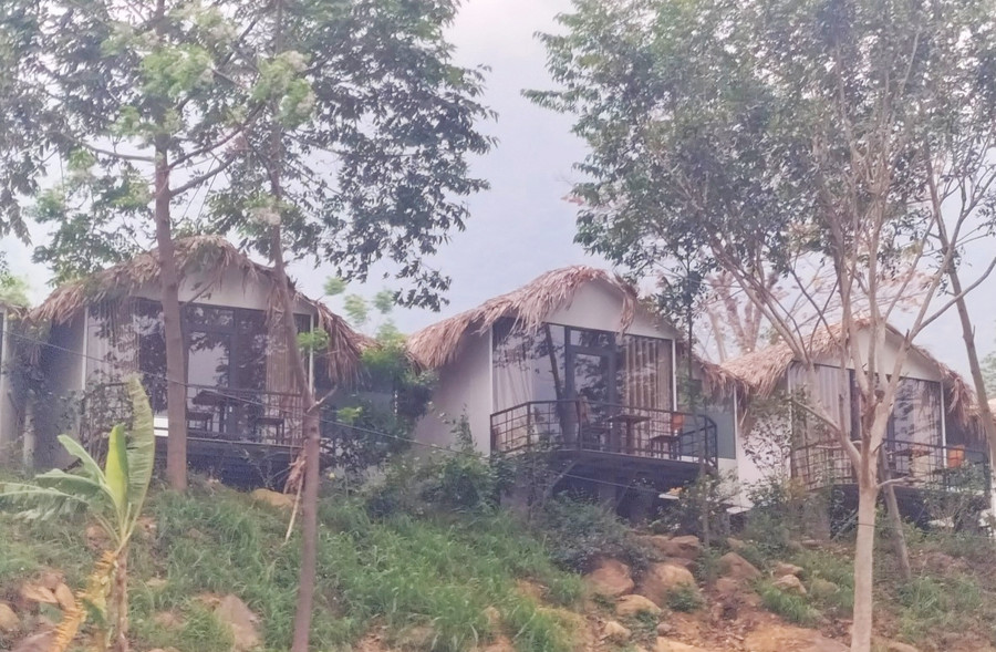 Nhà lưu trú trong khu du lịch hồ Suối Chiếu, do Hợp tác xã Ban Mai làm chủ đầu tư.