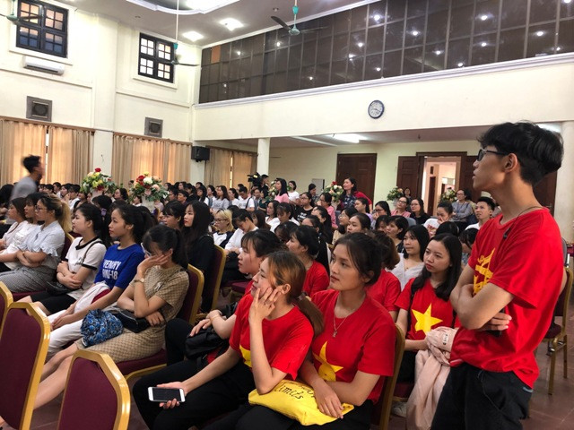 Sinh viên Học viện Phụ nữ Việt Nam tham dự