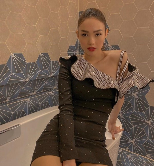 Ngỡ ngàng gương mặt lạ lẫm của Hoa hậu Phạm Hương ảnh 5 Ngỡ ngàng gương mặt lạ lẫm của Hoa hậu Phạm Hương ảnh 5