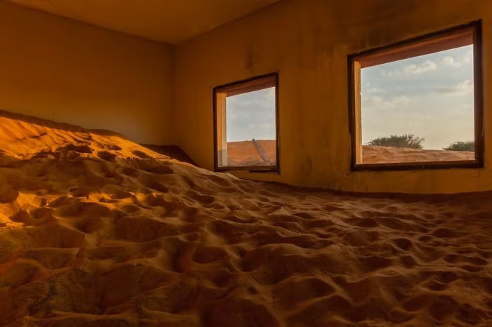 Rùng mình khám phá thị trấn ma bị bỏ hoang ở Các tiểu vương quốc Ả Rập thống nhất