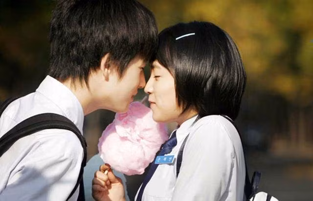 me tim thay thu tinh trong cap con gai lop 5, bat ngo ve cau tu viet trong do - 3