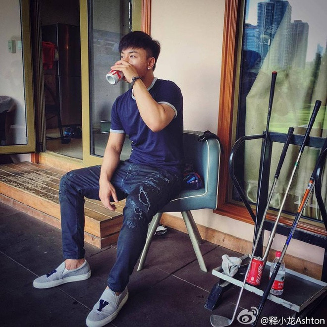 Hết thời ở tuổi 31, Thích Tiểu Long vẫn có cuộc sống xa hoa ảnh 12 Vi sao Thich Tieu Long song xa hoa du het thoi o tuoi 31? hinh anh 13