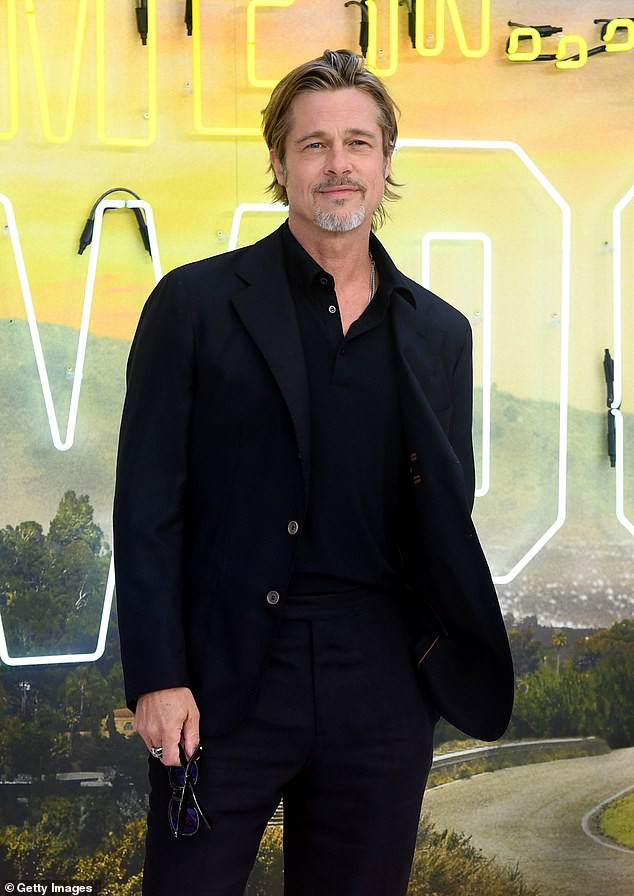 brad pitt háo hức đón giáng sinh bên các con sau ồn ào có tình mới hình 1 brad pitt hao huc don giang sinh ben cac con sau on ao co tinh moi hinh 1