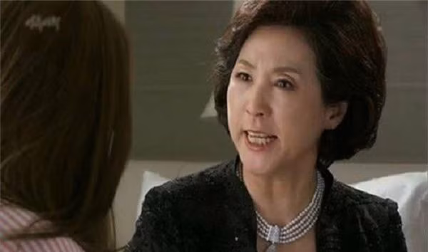 Bị mẹ chồng xúc phạm khi 3 lần sinh con gái, nàng dâu bật lại nhẹ nhàng khiến mẹ chồng không khỏi ngỡ ngàng - Ảnh 2.