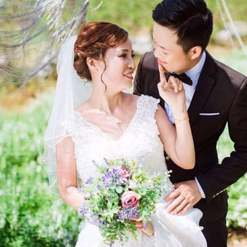 Cặp đôi Thu Sao - Hoa Cương.