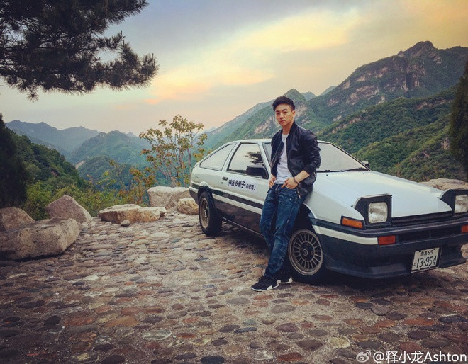 Hết thời ở tuổi 31, Thích Tiểu Long vẫn có cuộc sống xa hoa ảnh 8 Vi sao Thich Tieu Long song xa hoa du het thoi o tuoi 31? hinh anh 9