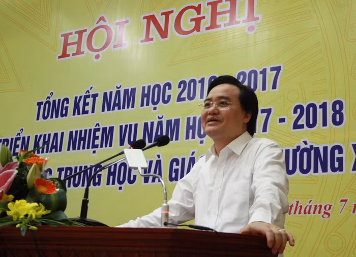 Cán bộ, giáo viên phải tự bồi dưỡng để đáp ứng yêu cầu của CTGDPT mới