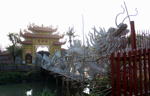 Số phận đền thờ tổ của Hoài Linh