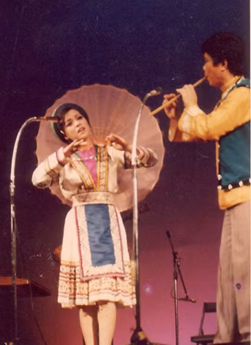 ngam ve dep ca si ai van qua nhung thang tram sau anh hao quang hinh 7