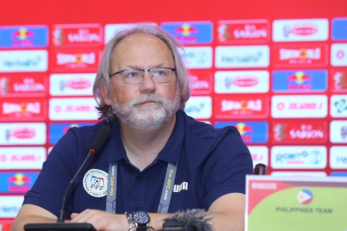 HLV Tom Saintfiet của tuyển Philippines. HLV Tom Saintfiet của tuyển Philippines.