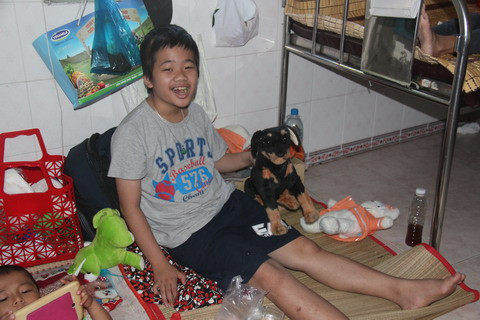 giáo dục con, bệnh viện Ung Bướu TP.HCM, người bệnh, hiểm nghèo