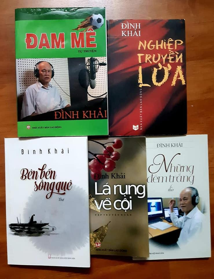 Một số cuốn sách của nhà báo Đình Khải đã xuất bản. Một số cuốn sách của nhà báo Đình Khải đã xuất bản.