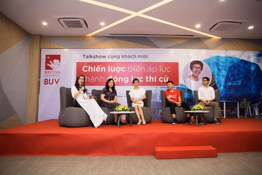 Các diễn giả tại buổi tọa đàm