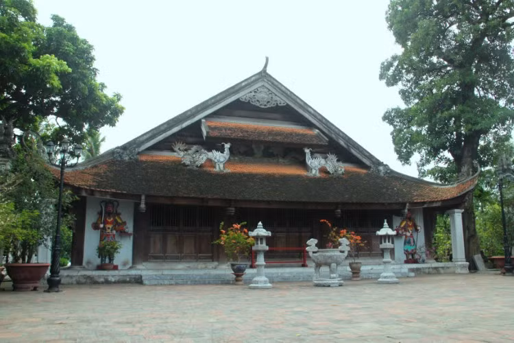  Đình Yên Phụ, nơi có kiến trúc thờ dọc độc đáo.