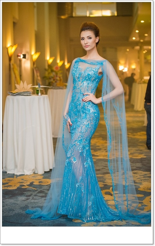 Huyền My, Hồng Quế đua nhau khoe đường cong quyến rũ - Ảnh 8