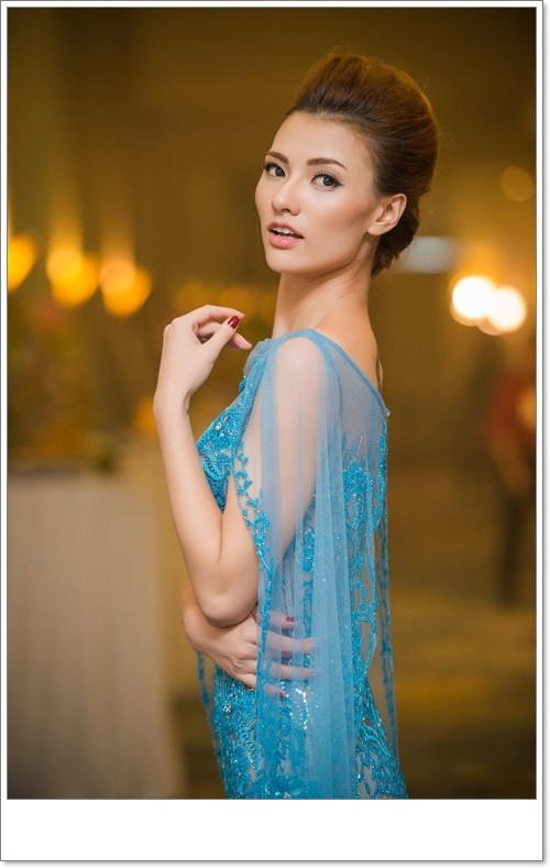 Huyền My, Hồng Quế đua nhau khoe đường cong quyến rũ - Ảnh 6