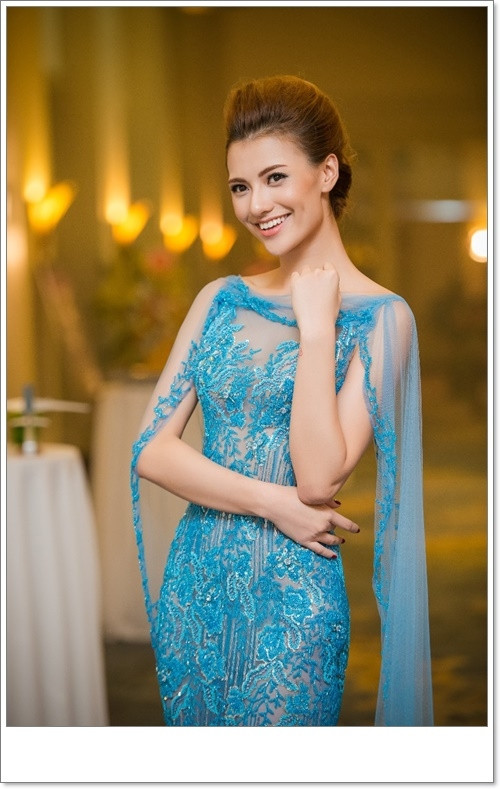 Huyền My, Hồng Quế đua nhau khoe đường cong quyến rũ - Ảnh 7