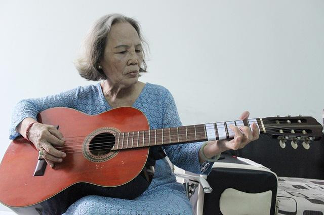 Chơi đàn là liệu pháp giúp giảm tỉ lệ sa sút trí não. Chơi đàn là liệu pháp giúp giảm tỉ lệ sa sút trí não.