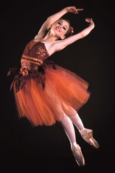 Múa ba lê, vẻ đẹp từ đôi hài xinh ảnh 1