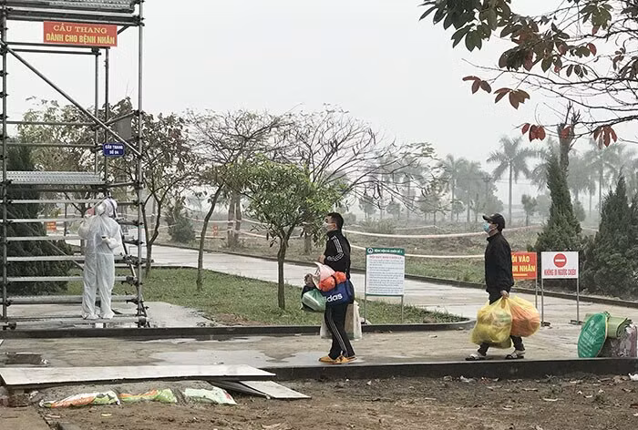 Trong hôm nay, toàn bộ bệnh nhân sẽ được chuyển hết sang Bệnh viện dã chiến số 3. Ảnh: Baogiaothong.