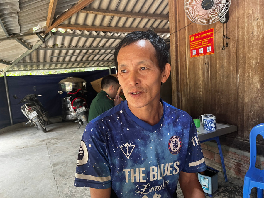 Ông Lù A Mua sau khi đi cai nghiện về đã đến từng nhà tuyên truyền cho bà con. Ông Lù A Mua sau khi đi cai nghiện về đã đến từng nhà tuyên truyền cho bà con.