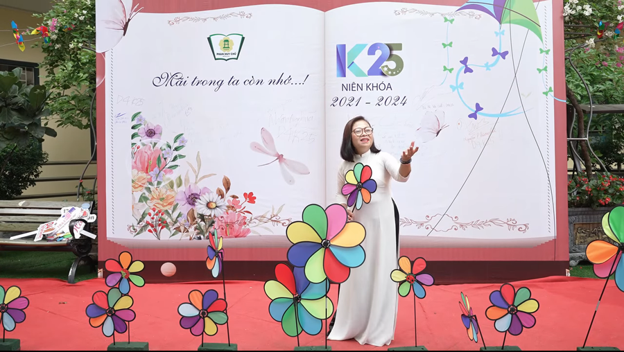 Hình ảnh dễ thương và cảm xúc trong MV. Hình ảnh dễ thương và cảm xúc trong MV.