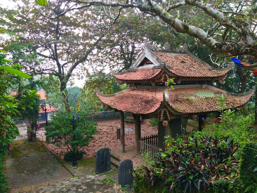 Nhà bia - nơi đặt bia tháp Sùng Thiện Diên Linh do vua Lý Nhân Tông chỉ đạo tạo tác.