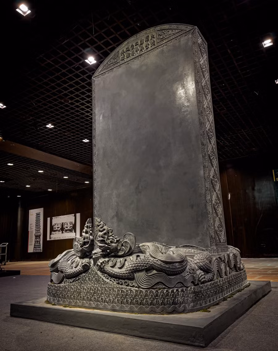 Bản phục chế 3D mô tả hoàn chỉnh Bảo vật quốc gia bia tháp Sùng Thiện Diên Linh.