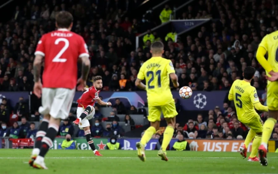 Cú vua lê tuyệt đẹp của Alex Telles mở ra cuộc lội ngược dòng của Man Utd.